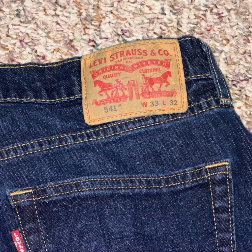 Men's 33x32 Levi's Dark Indigo Straight Jeans, size 33
